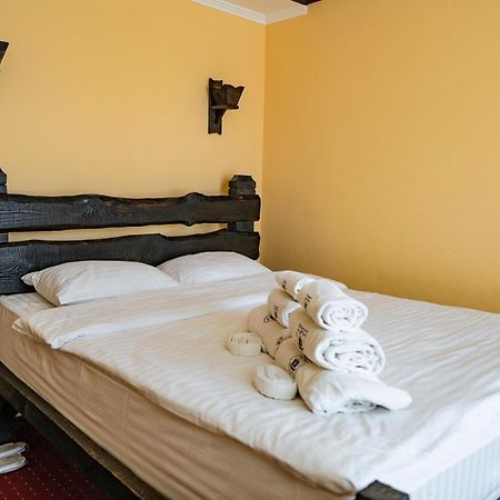Dniprovskiy Dvir Stari Kodaky Habitación foto